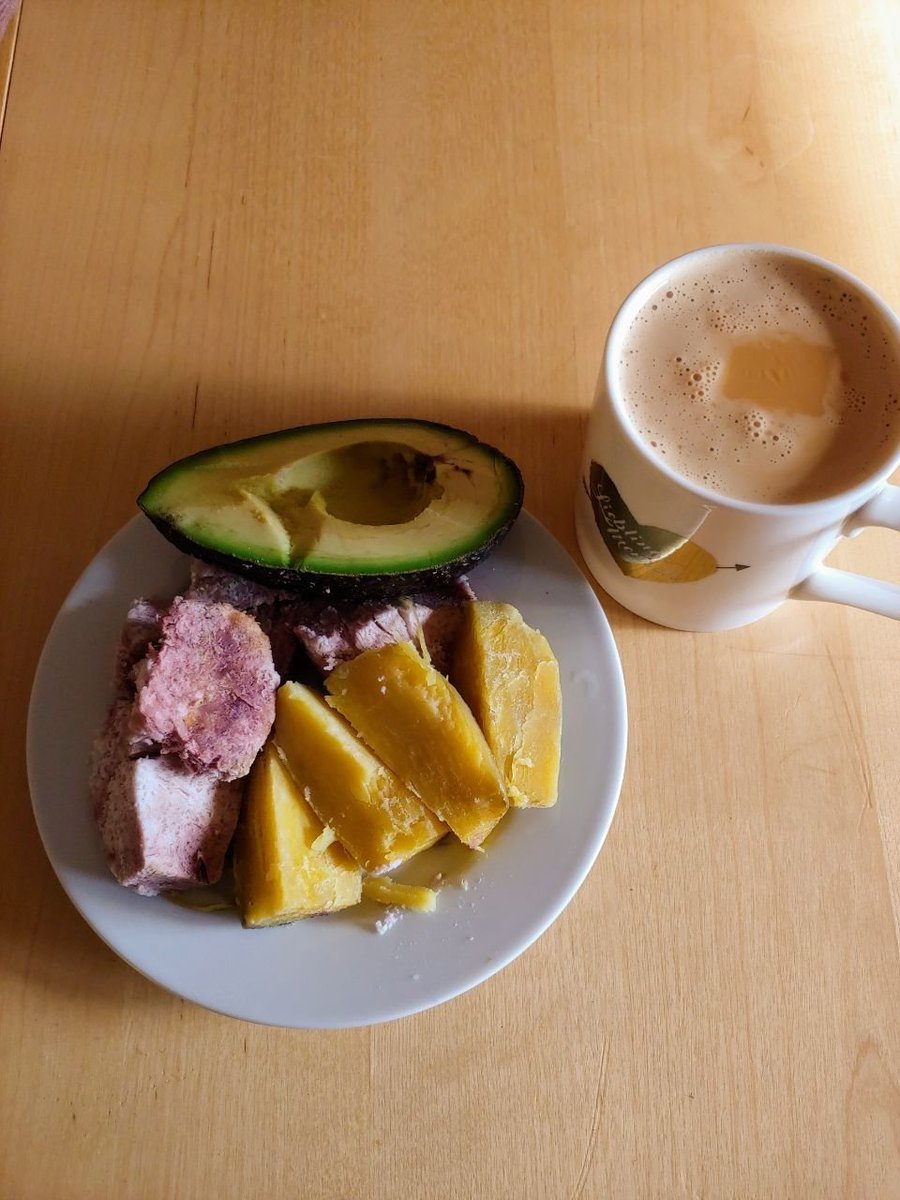 okindoAugustine's tweet photo. Day 2 of trying to be fat https://t.co/VeRCwO2XtY