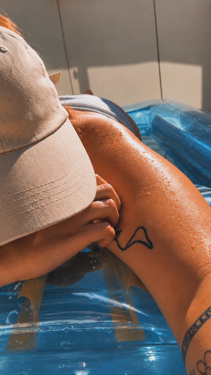 nolanjulia29038's tweet photo. Not nerdy enough🤷🏻‍♀️ #fyppp #makeitviral #blowthisup #yellowcar #xyzbca https://t.co/Kn5pEPUvPT