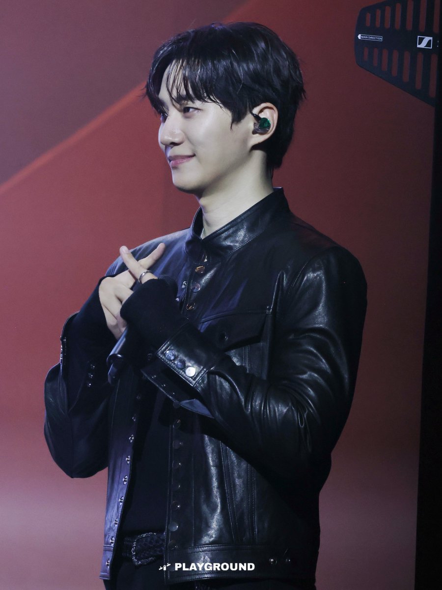 playground_nat's tweet photo. 260912 JUNHO FM Autumn Note 🍂

🤲🏻🙅

#준호 #이준호 #JUNHO https://t.co/QRLNQR90CD