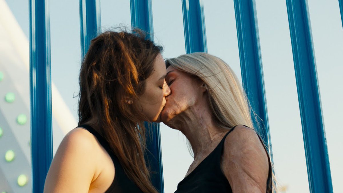 HawkinPromo's tweet photo. Review: Silver Haze (2023) — Director: Sacha Polak

A raw, intimate drama about Franky, a nurse haunted by a childhood fire, whose life shifts after falling for patient Florence. Vicky Knight’s performance is gritty, honest, and deeply moving. https://t.co/zQEyHIF9t3