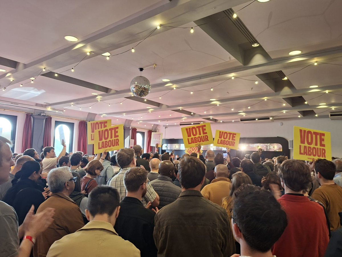 LabourMuslims's tweet photo. 🌹 A vibrant Labour launch for the next Member of Parliament for Holborn and St Pancras @Sagal_AW!

Hundreds of members from across London and beyond ready for the doors in the coming weeks. https://t.co/Vz2FbuqNb9