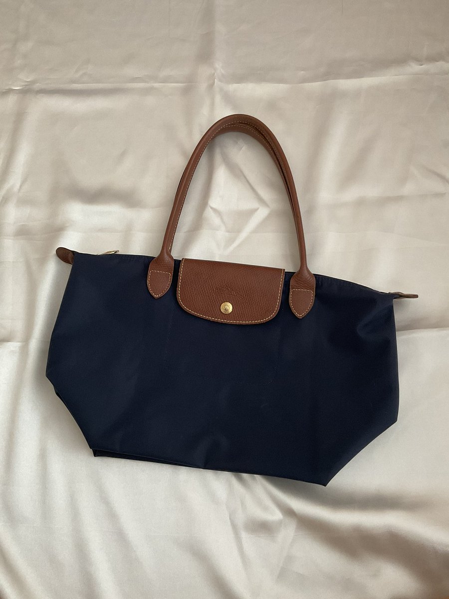 Arbubrbee's tweet photo. Longchamp classic S(M) Long สี navy 🫐
ผ้าแข็งเงา ทรงดี มุมดี สายแข็ง ไม่เฟดไม่พอง ด้านในสะอาด ใบนี้สวยมาก สภาพ 90%++ เลยค่ะ 
💌: 3,250 ส่งฟรี

#ส่งต่อlongchamp #ส่งต่อlongchampแท้มือสอง #ส่งต่อcoach #coachมือสอง https://t.co/ExrUTRNfZU