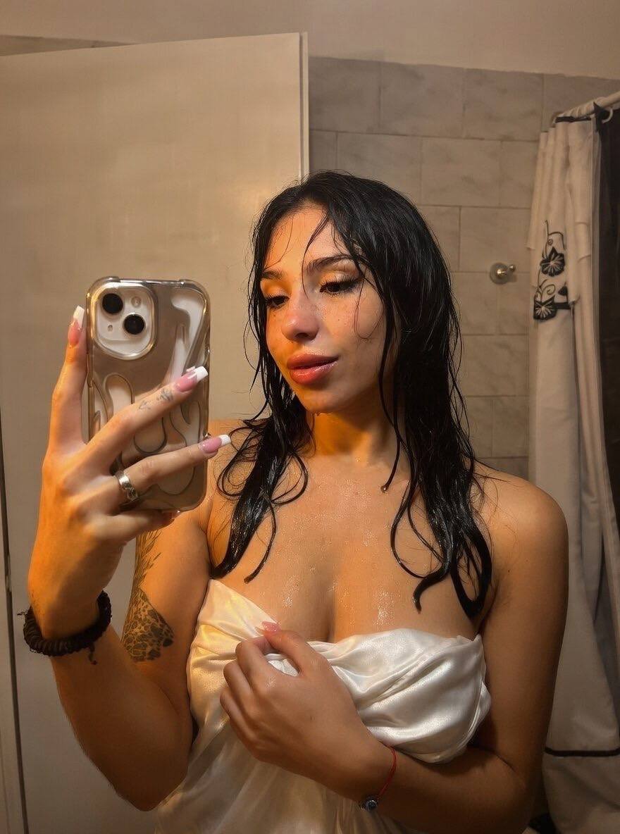 Linoya1xv's tweet photo. Send your cock and I’ll show you how wet it makes me💋 https://t.co/8g74Ih6Z4o