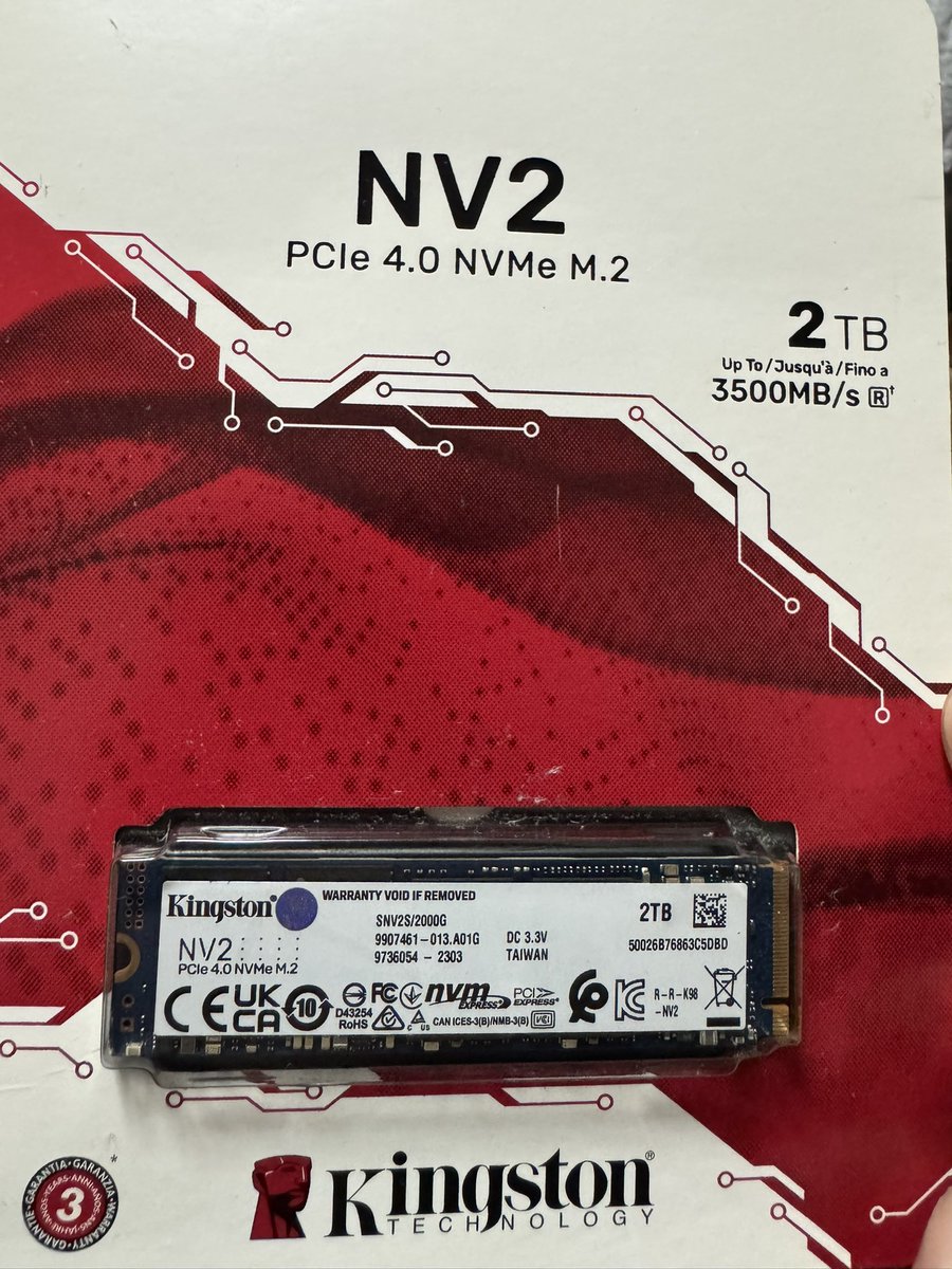 mr_crow6428's tweet photo. 全く開けてないSSD2TBが見つかった…
PCの改造用に買ったけど使わなくて放置して忘れてた
当時は12000円ぐらいで買ったけど、今はなんぼするかな https://t.co/VkGl37G8A3