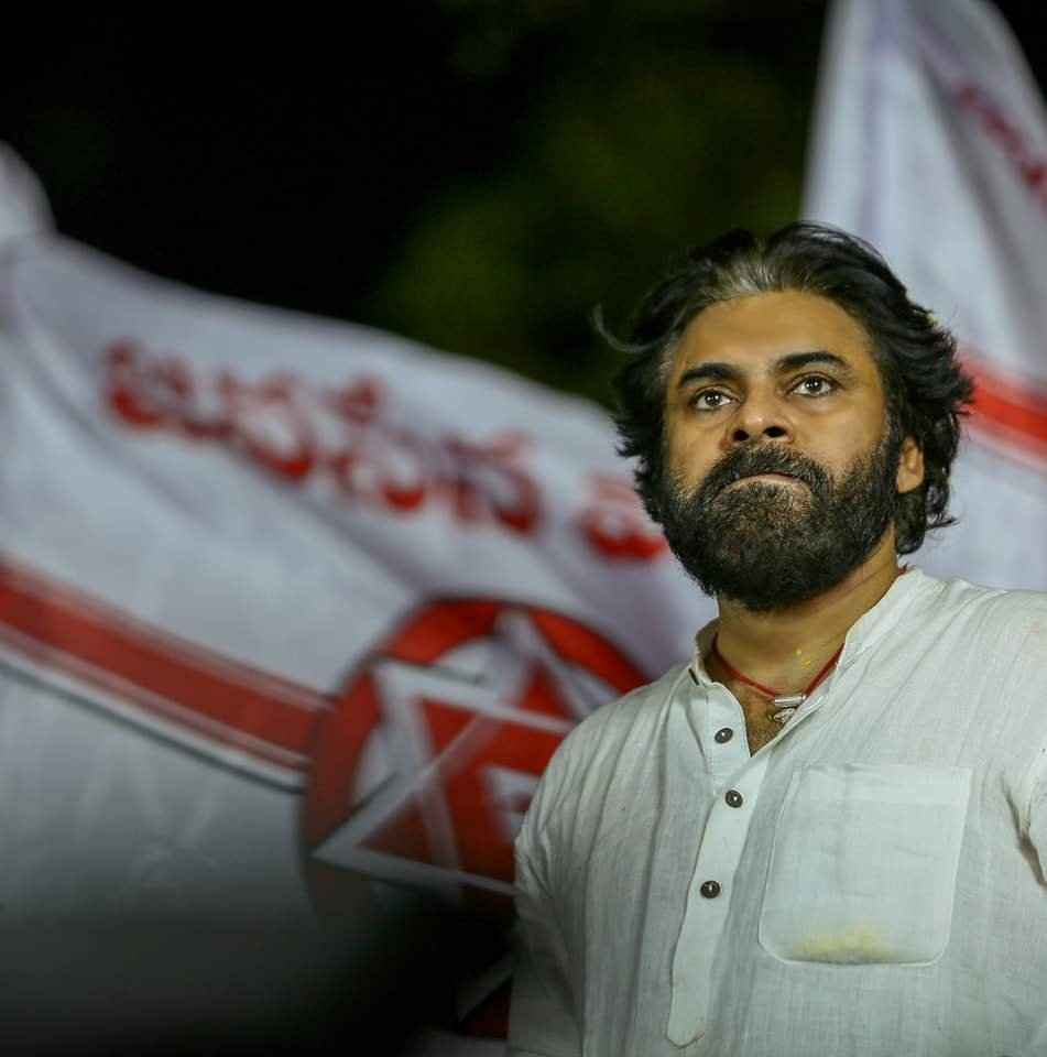 PJRaghuRanjith's tweet photo. Fav Actor : Only Pawan Kalyan
Fav Actress : No One
Fav Dancer : No One
Fav Director : Pawan Kalyan (Johnny)
Fav music di : No One
Fav Politician: Only Pawan Kalyan

Basically, మనకు @PawanKalyan తప్పా ఇంకెవరు నచ్చరు 🤫 https://t.co/3J4RQqL4ow
