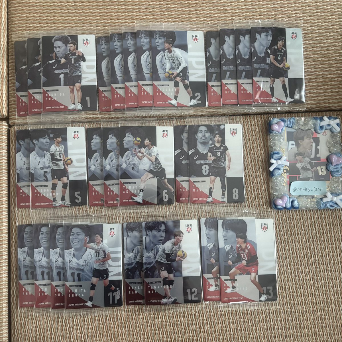otrhk_tear's tweet photo. 【交換】男子バレーボール日本代表 男子バレー ツインウエハース2026 ウエハ

譲：西田 小野寺 宮浦 大塚 山内 ��田 富田 髙橋 小川 石川 甲斐 西本 西山 山本 永露 ラリー 集合A
求：小川 髙橋（画像4／上段真ん中・右＞下段＞上段左）

異種比率違い可
郵送交換のみ
お気軽にお声掛けください https://t.co/DuWsN4VeZj