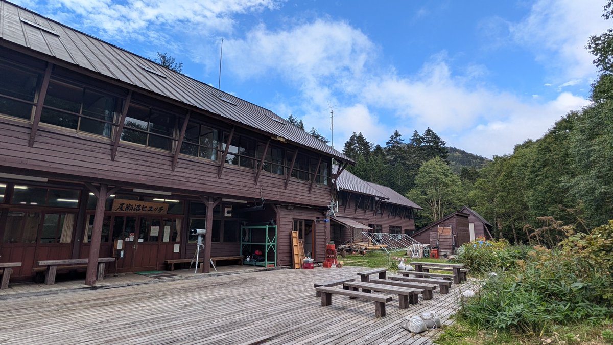 Washiuma's tweet photo. テント設営してブラブラしてた。前回の南アルプスより軽くてショックを受けてる https://t.co/n6yiaKQ1Qb