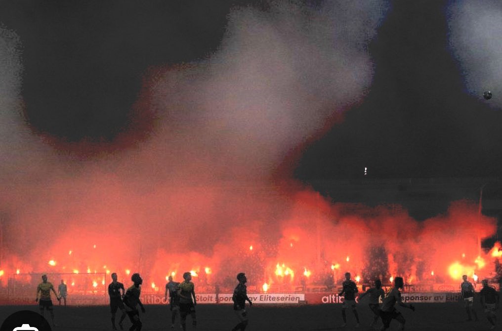 Valerengasarme's tweet photo. MENTALITET!
Skrik deg hes for Vål’enga 🔥🔥 https://t.co/H280AS4wKO