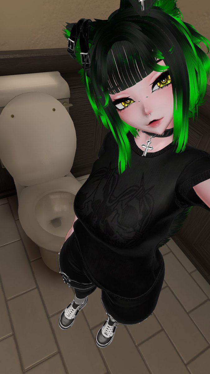 f4ngsly_'s tweet photo. Can I hold it while you pee? https://t.co/eAb7CmF9US