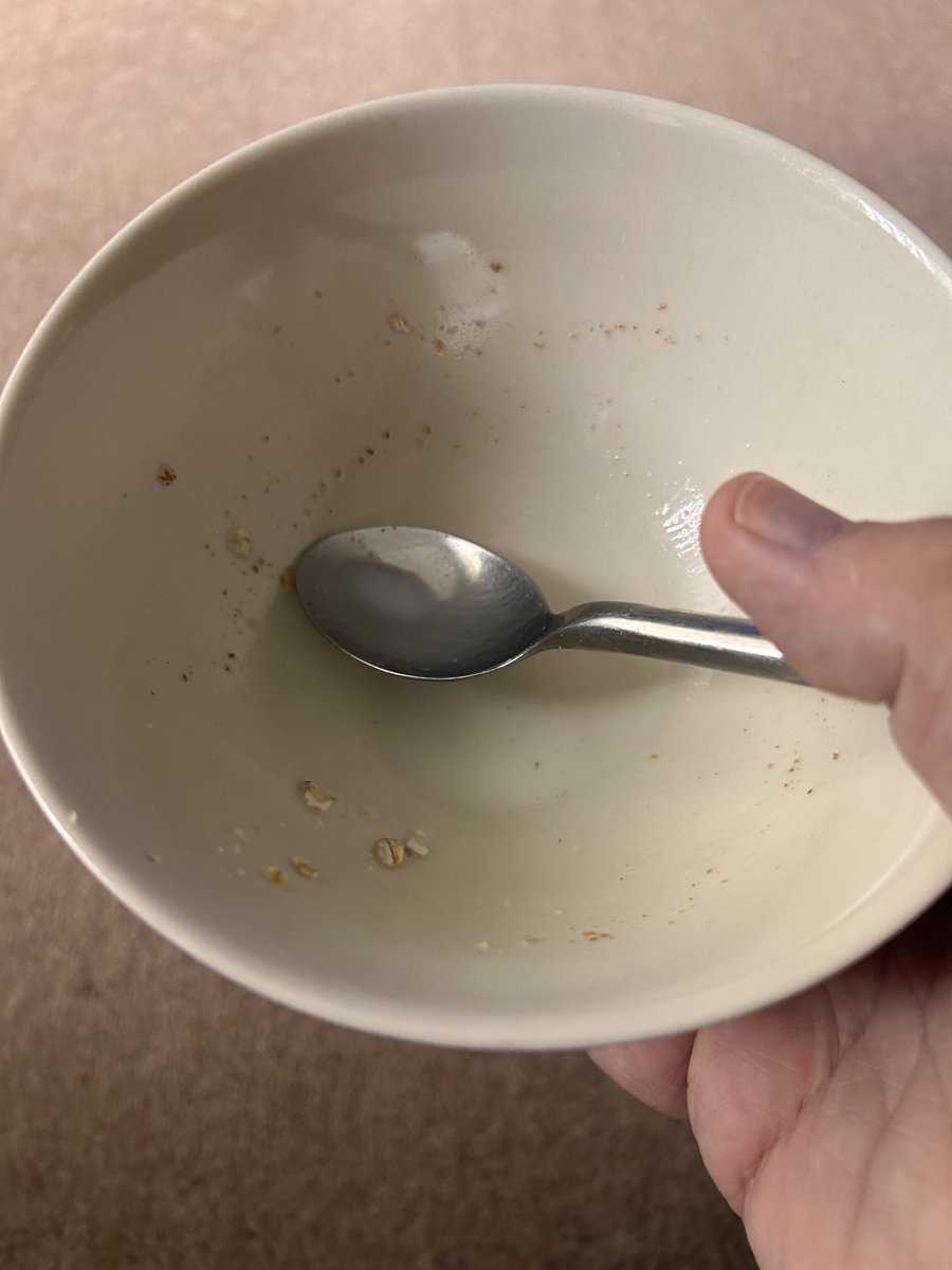 HightoDeep's tweet photo. Essentially a bag of wood shavings, Alpen’s only redemption is hitting the occasional sweet raisin. #aLpen https://t.co/d50h6ZMvHe