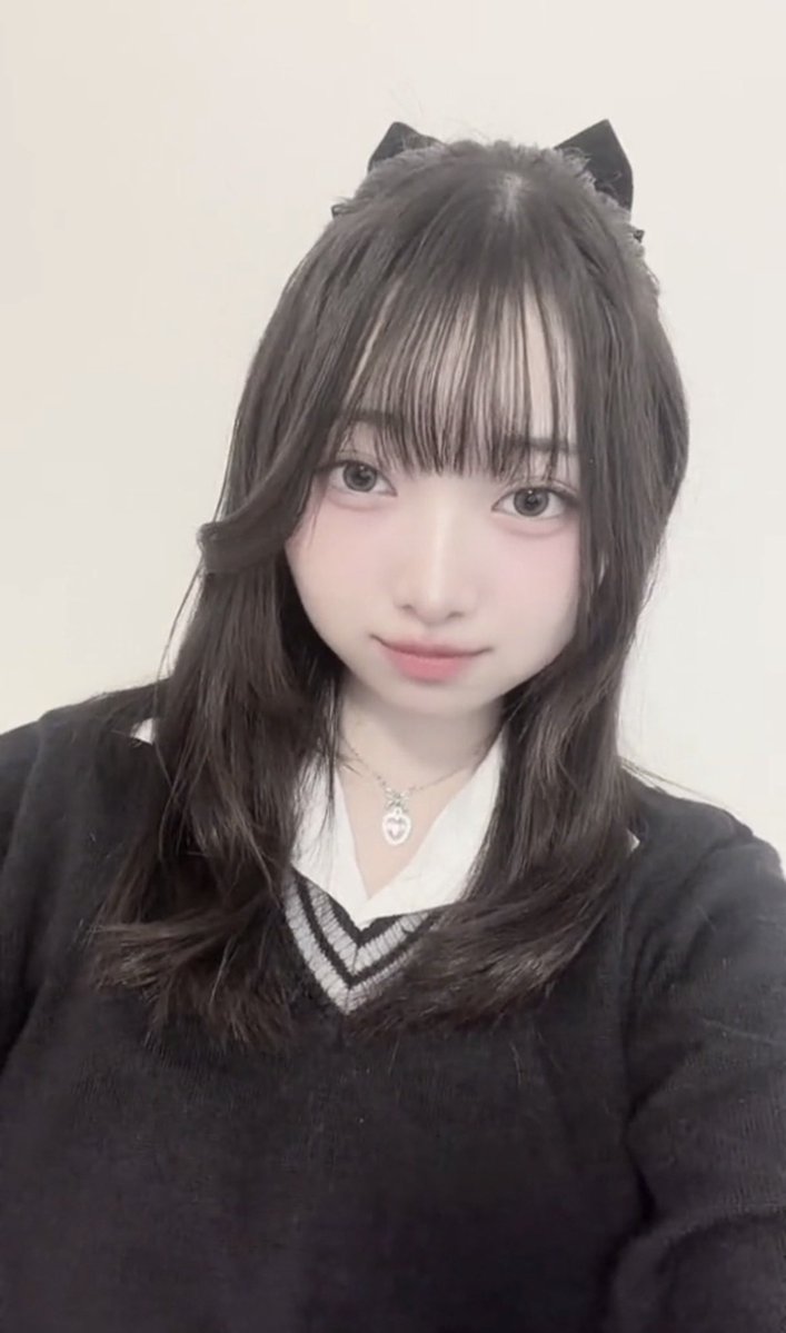 gou___chan's tweet photo. 大きなリボンが猫耳みたい🐈‍⬛🤍ྀི https://t.co/tHytwGwTJQ