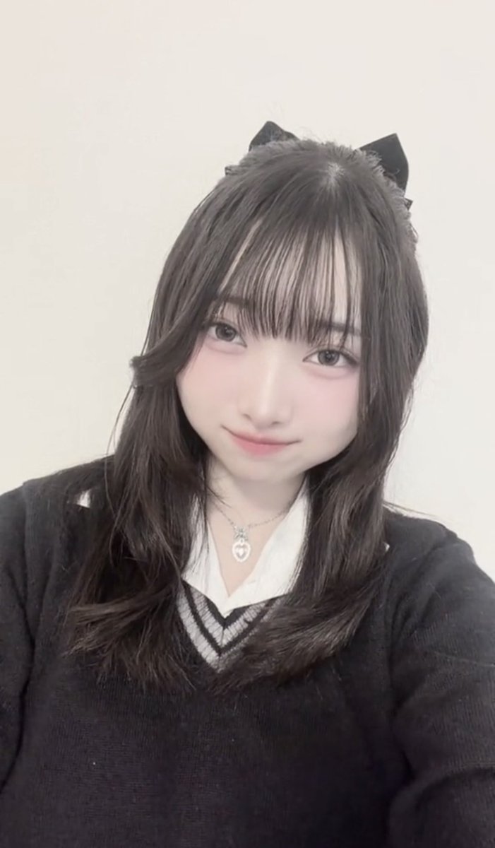 gou___chan's tweet photo. 大きなリボンが猫耳みたい🐈‍⬛🤍ྀི https://t.co/tHytwGwTJQ