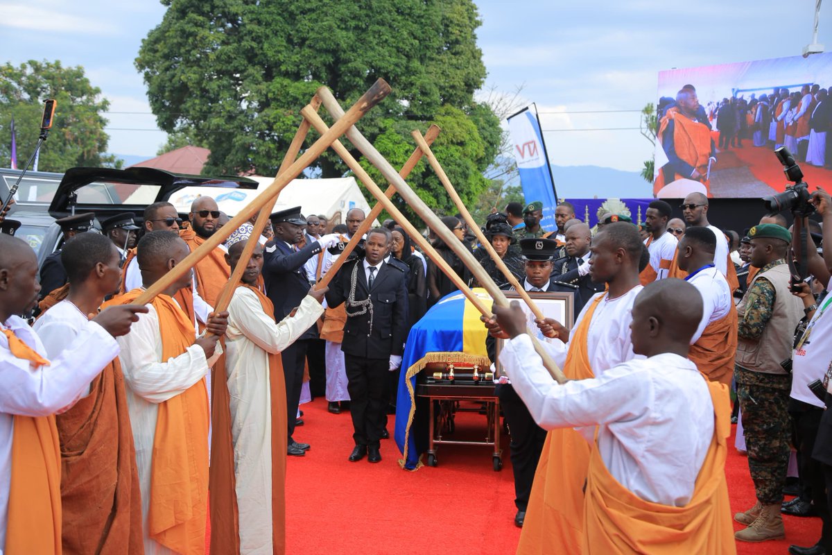 deltatvtukole's tweet photo. Enteekateeka z'okutabaaza Omuguta gwa Omukama Oyo Nyimba Kabamba Iguru Rukidi IV zigenda mu maaso e Tooro.

#DeltaTvTukole https://t.co/IRDdesf6L1