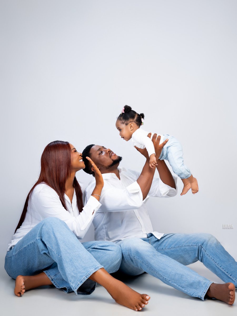 habibat_orente's tweet photo. FAMILY PORTRAIT

Photographed By ME📸 https://t.co/yGX3NoXsbe