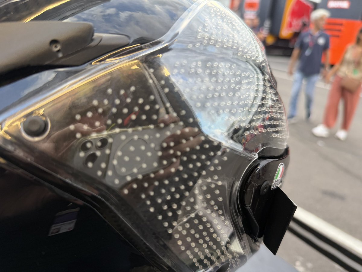 denkmit's tweet photo. There’s a new @AGVHelmets Pista GP this weekend, the R3, and as someone who talks about concussion a lot it might be the biggest safety improvement since the airbag. Has a new system that lab tests says reduces concussion BY 600%!!! https://t.co/13FwyLdMkD