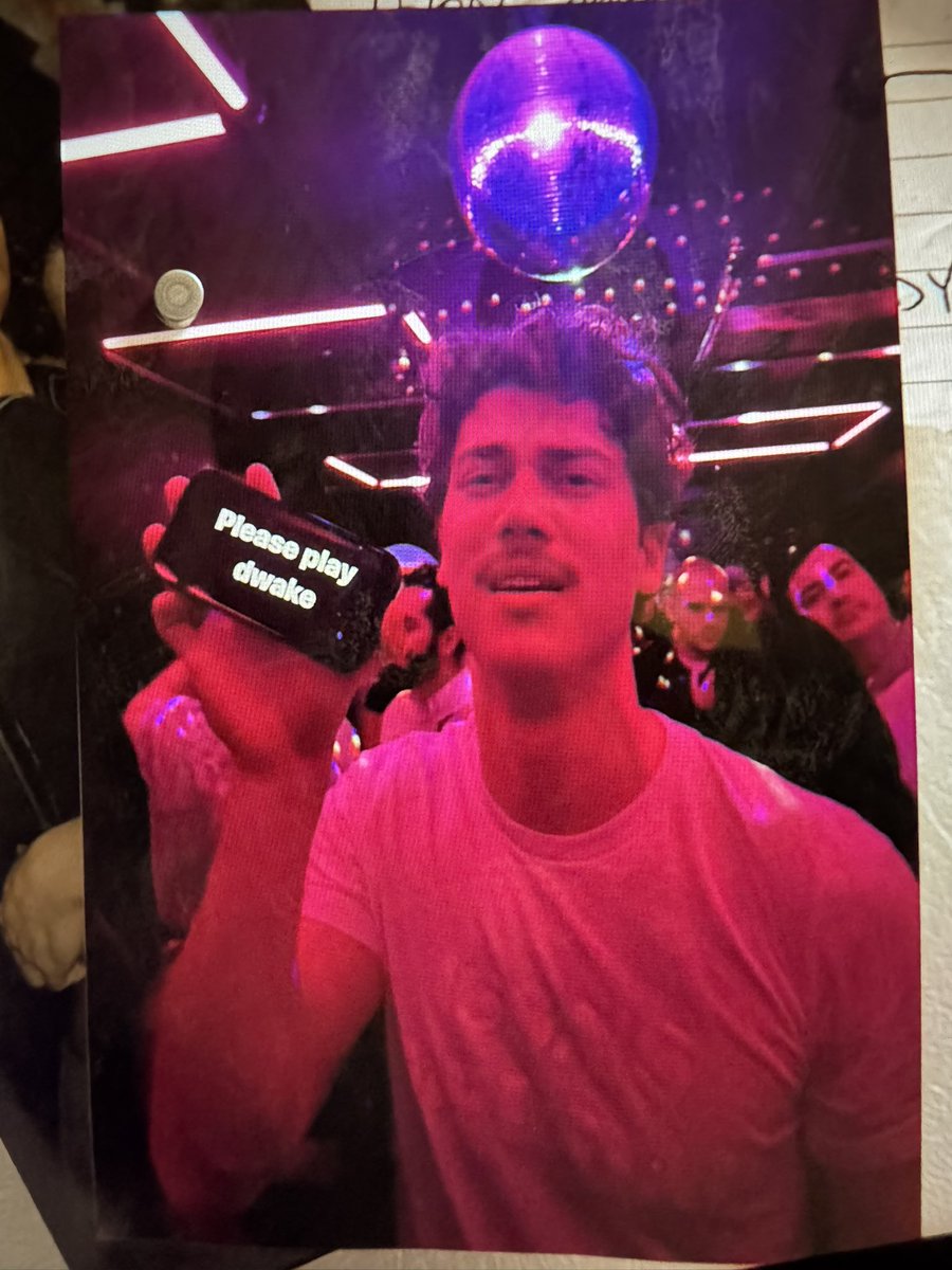 pushinghoney's tweet photo. this being in the opening credits he’s something else https://t.co/in9kUfDIT4