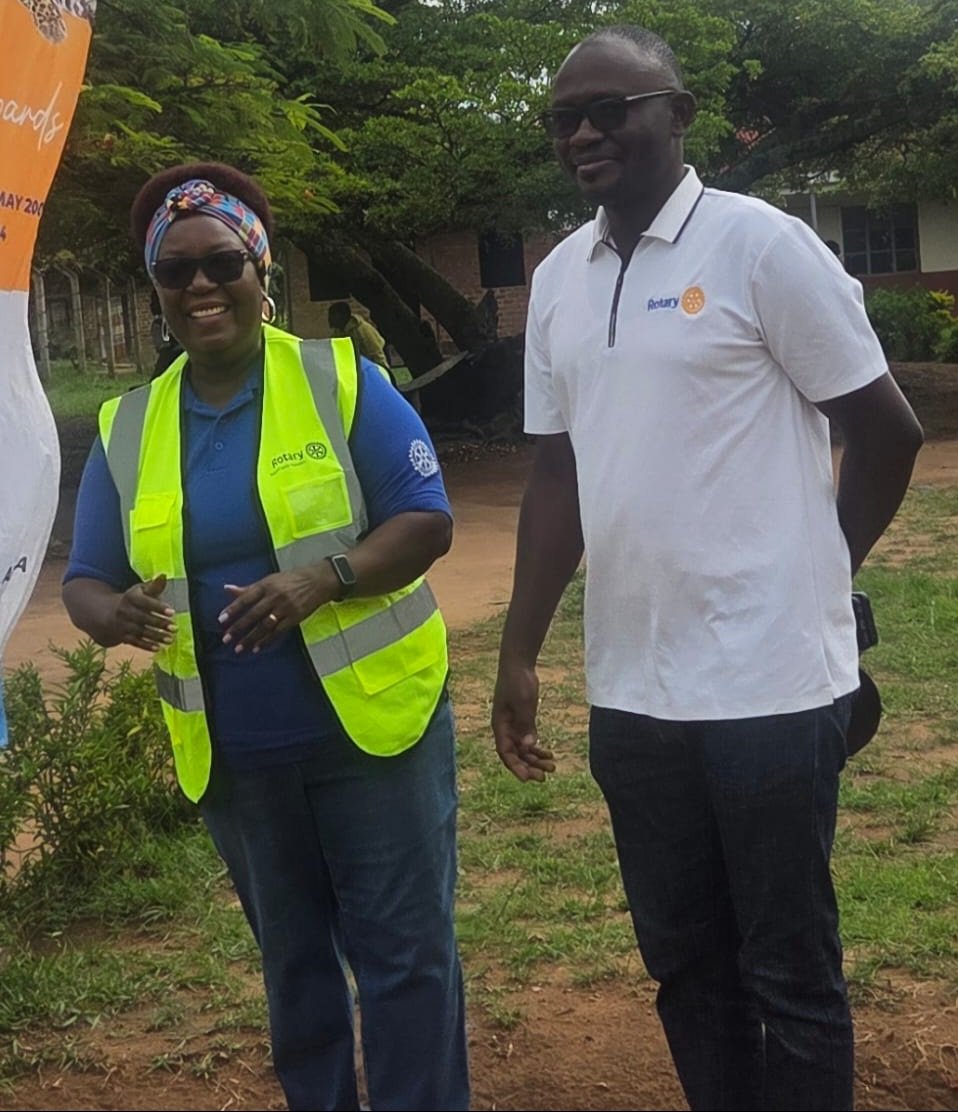 rcmanyangwa's tweet photo. Happening now!

Members of the Rotary  Club of Manyangwa-Nakwero  joined by  Rotary Club of Arua  ahead of the Desk donation ceremony to Ayelembe Primary School today.  
@AruaRotary
#RotaryKonyo 
#ServiceAboveSelf https://t.co/Jk1JvedTAu