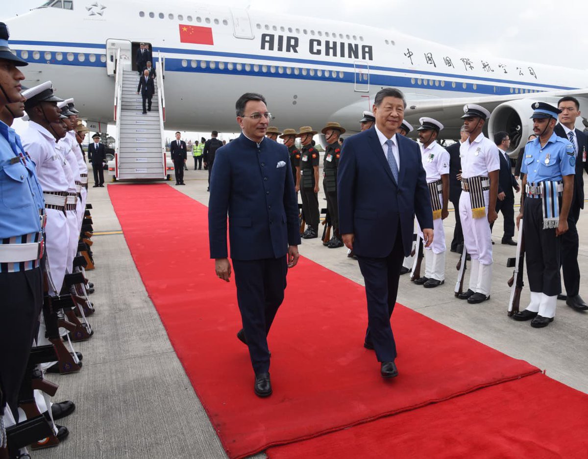 JitinPrasada's tweet photo. 18वें BRICS शिखर सम्मेलन में सहभागिता हेतु भारत पधारे पीपुल्स रिपब्लिक ऑफ चाइना के राष्ट्रपति, महामहिम श्री शी जिनपिंग जी के आगमन पर आत्मीय स्वागत किया।

'वसुधैव कुटुंबकम्' की पावन भावना के साथ भारत की ऐतिहासिक धरा पर आपका हार्दिक स्वागत और अभिनंदन!

पूर्ण विश्वास है कि इस महत्वपूर्ण सम्मेलन के दौरान होने वाले गहन एवं सार्थक विचार-विमर्श वैश्विक शांति, समृद्धि और साझा विकास की दिशा में अत्यंत फलदायी सिद्ध होंगे।

@PMOIndia @MEAIndia @EOIBeijing @BricsIndia2026 #BRICS2026