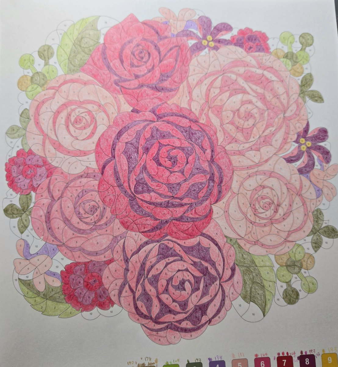 fuyu_ilst's tweet photo. 先週末の完成品
#大人の塗り絵 #パズル塗り絵 https://t.co/vWOV0PPFJ6
