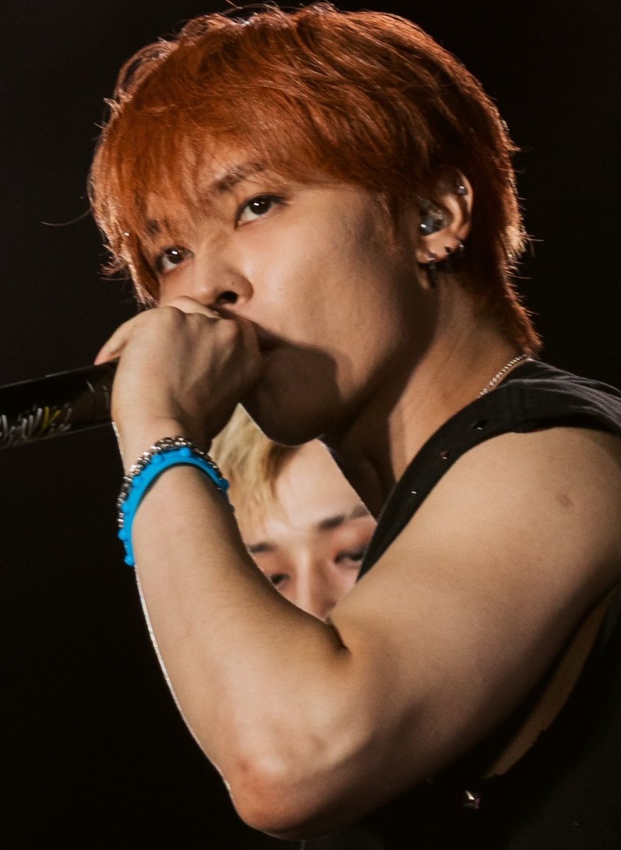 minhoautism's tweet photo. hello EYES + skin texture + nose mole + ARM HAIR 🤤 https://t.co/8g3VQn0UDt