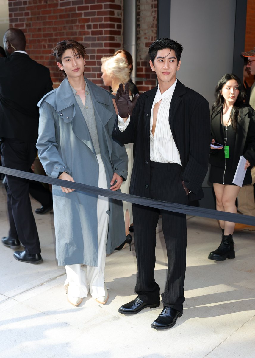 lessencestudios's tweet photo. Sea Tawinan and Thomas Chungmanirat in attendance the Calvin Klein Spring/Summer 2027 show at New York Fashion Week.

#Sea_Tawinan #Tthomastc #CalvinKleinSS27 https://t.co/hBG29pL3Le