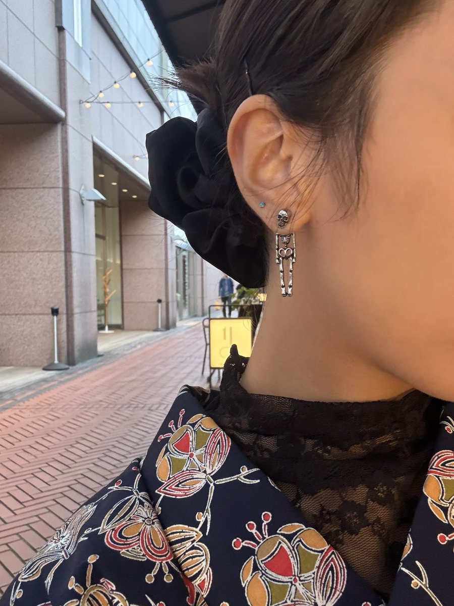 erikadaa's tweet photo. 骸骨ピアスがかわいぃのです
今日も今日とて盆踊り行ってきます https://t.co/87gOeXxuYZ