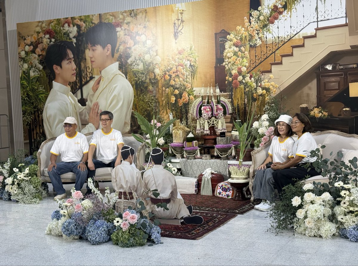 PPandherchubby's tweet photo. พ่อแม่เจ้าบ่าวรับขันหมากแล้วนะคะ

MUNGKORN LOVES THEARTHA 
#งานแต่งที่รักสารวัตรเธียร์
#ที่รักสารวัตรเธียร์
#PoliceInLove https://t.co/mSvwHF0dQz