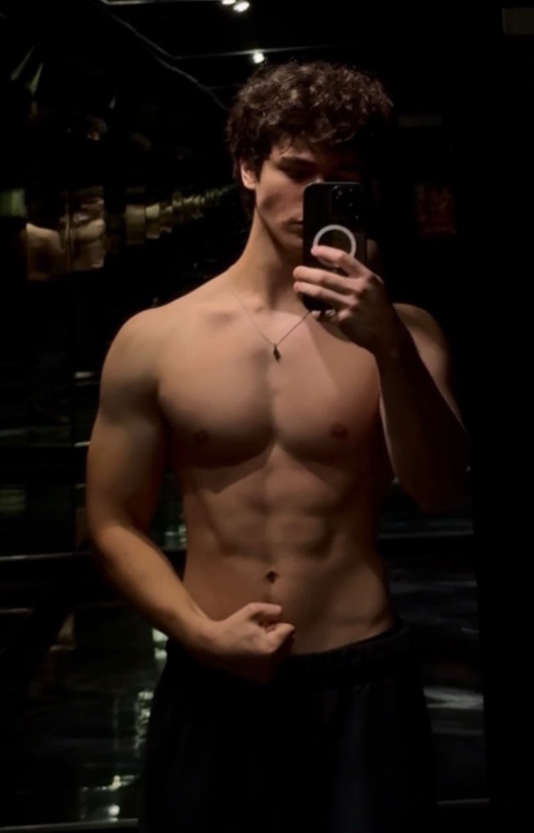SorAtlas13's tweet photo. Not posting a shirtless pic but instead random landscape pics for his 20th birthday is inexcusable so his big brother Aiden has to show Zackary what happens to sluts who don’t show off what a pretty body and face they have and breed him stupid  https://t.co/q4wyL4AWSs https://t.co/5W003a9wVj