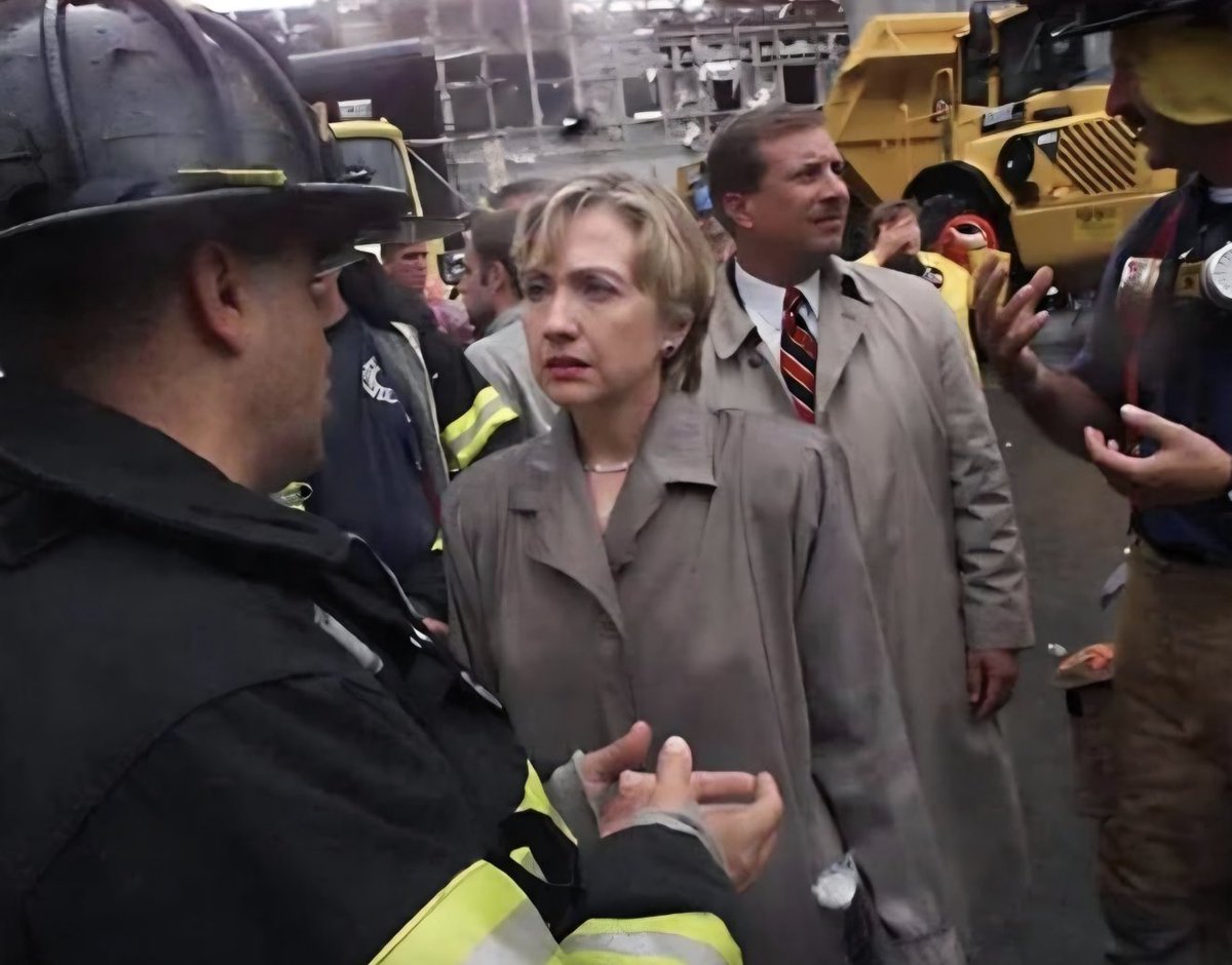 girlsreallyrule's tweet photo. This is what real public service looks like. https://t.co/KHxsR8UPvI