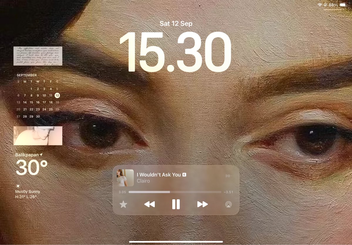 itsnousejane's tweet photo. ipad reveal cause why not https://t.co/S8TE2HpGh0