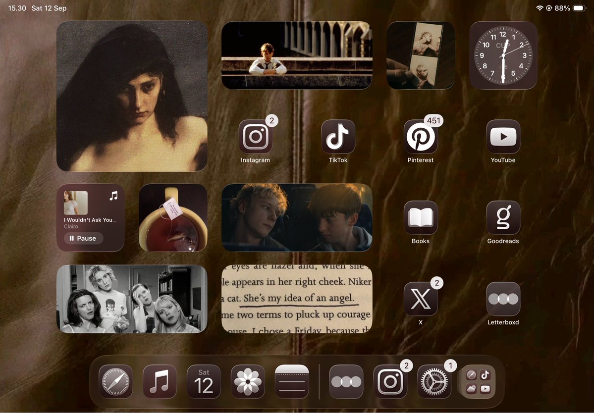 itsnousejane's tweet photo. ipad reveal cause why not https://t.co/S8TE2HpGh0