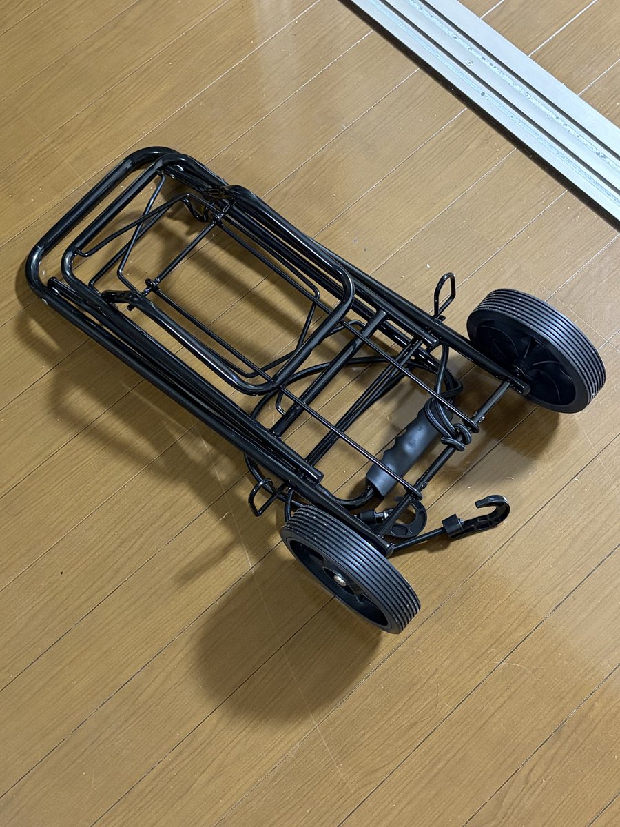 torotorobone316's tweet photo. 近々またトロンボーンやるつもりでいるんだけど、持ち運大変だからキャリーカート買ってきた
こうやって運ぶよ https://t.co/6eUXrtpXEK
