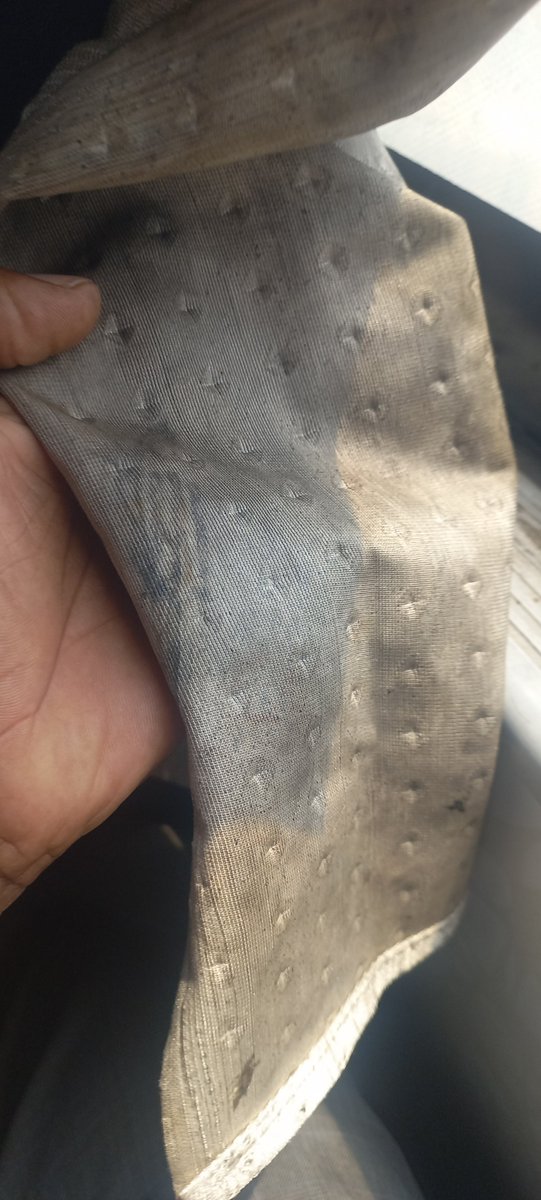 MeenaMahes2's tweet photo. Very Dirty Window screen . Bad smell
Kindly change in every Bus 
This photos from Madurai to Ramnad AC Bus. Every seat and mat also very worst 
@arasubus https://t.co/jFoQJrQeyW