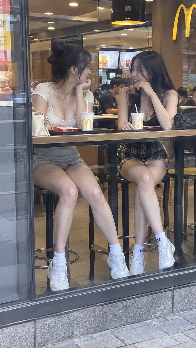 McDonalds Window Side Chat
