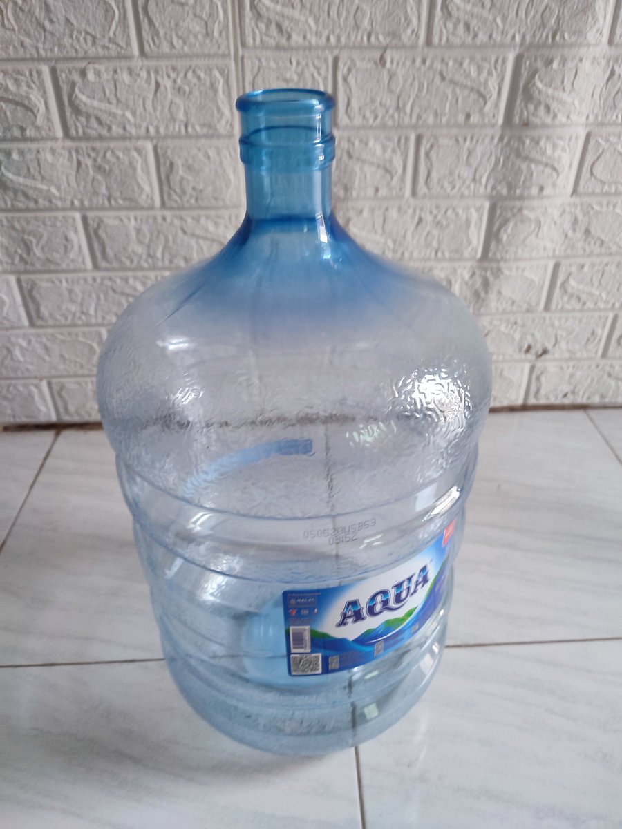 taaa4f's tweet photo. wts galon 20k https://t.co/aLuOf2Lkvo