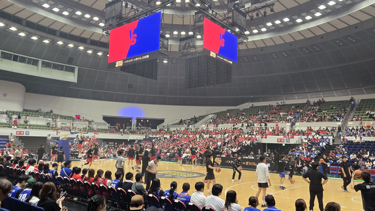 DORA_MAT's tweet photo. 游艾喆とペリンビュフォードを見たあと、こっちに来ました
なんか間違えてFE側の席取ってしまったが、、。
#ドルフィンズ
#愛知セントラルカップ https://t.co/ZiDs8TxKaj
