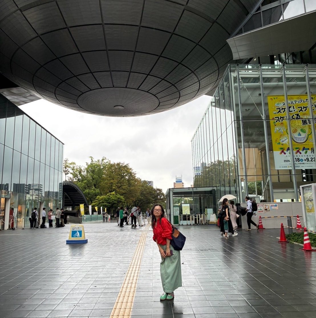 3210eledive's tweet photo. 2日目は柳橋市場のお寿司🍣からスタート。歩いてノリタケの森、地下鉄🚇で科学館&amp;プラネタリウム、味噌煮込みうどん、そして斧投げ🪓🤣
連結バスで名古屋駅へ。お土産購入タイムのあと手羽先求めて歩き回り、駅構内でラストの乾杯🍻21時前に🚄見送り。トータル35時間完遂
めっちゃ楽しかった🤭 https://t.co/mqwnKBw2Xr
