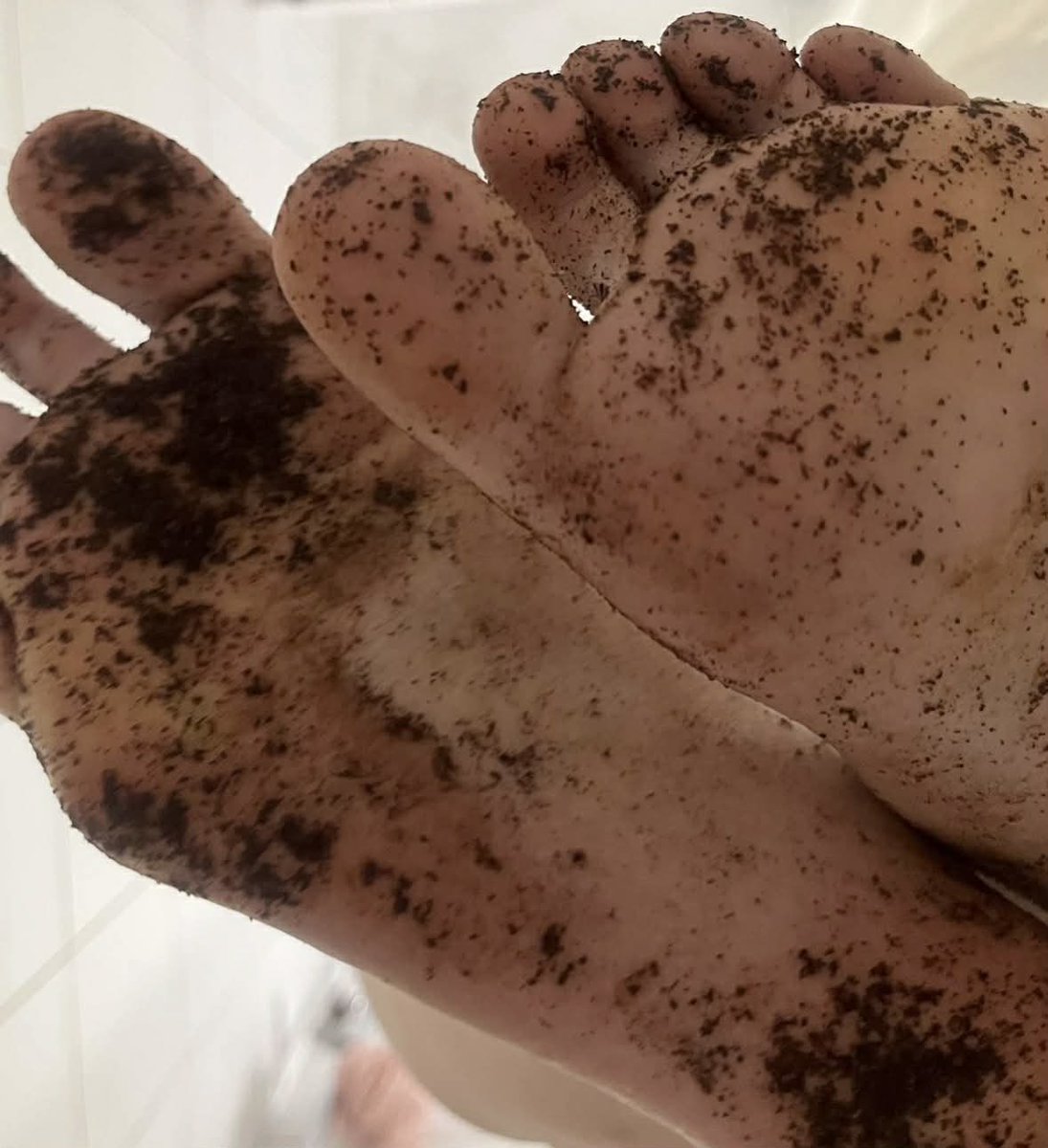 Goddess_Queen19's tweet photo. Lubisz brudne stopy?
To nie fetysz. To cennik.
Który cwel płaci pierwszy? 😈💳
#findom #femdom #blik #kasa #dirtyfeet #domina https://t.co/IJUdzSUH9V