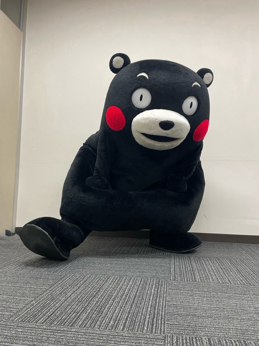 55_kumamon's tweet photo. おはくま～！ストレッチばして〜今日もはりきっていくモン！ https://t.co/PRENd62jQO