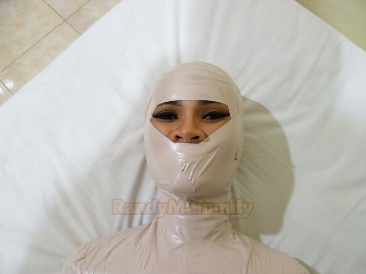 randymummify_'s tweet photo. This girl enjoys having her body mummified with her eyes open
@---> https://t.co/xzeafJF1Vt
#randymummify #mummified #mummification #beauty #fetish https://t.co/K3SCKiLnih