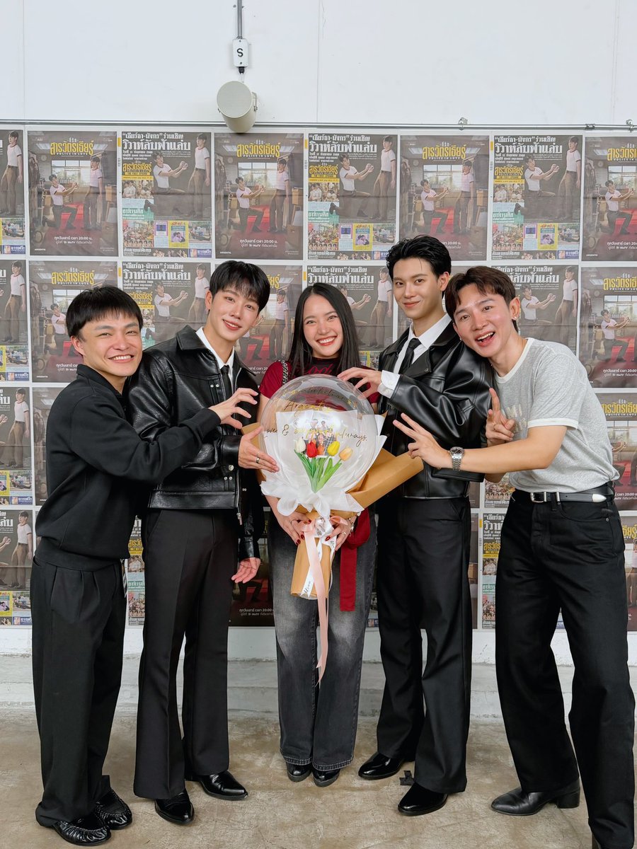 Nettiienett's tweet photo. Argentis Family 🌝❤️🤏🏻
สุดยอดมากๆทั้งทีม! Congratulations นะค้าา ขอให้ปังๆดังๆ คนรู้จักมากขึ้นทั่วโลกเลยค่า รัก ชื่นชม และรู้สึกขอบคุณ #หยิ่นวอร์ พี่อั๋น พี่โก้เสมอ และจะซัพพอร์ทไปจนแก่เลยค้าบ🫶🏻

#งานแต่งที่รักสารวัตรเธียร์ 
#PoliceInLove #ที่รักสารวัตรเธียร์ 
#YinWar #ครูเน็ท https://t.co/K38L2PeOuR