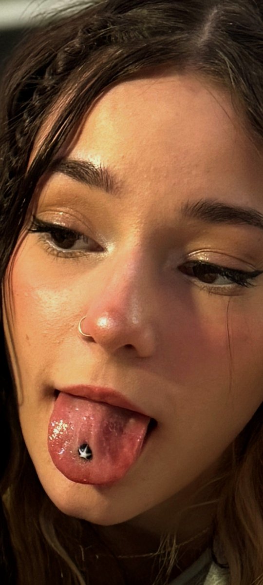 Flix8grq4's tweet photo. @katrinaFame14 You have the face of an angel who loves sex. Even angels have the right to pleasure. https://t.co/i4ukHVN206