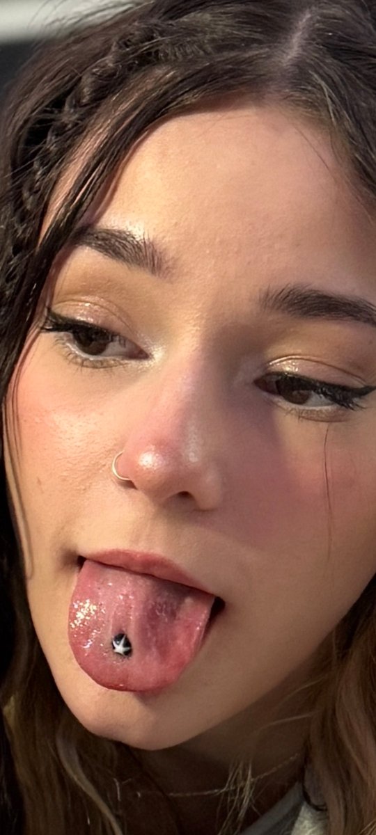 Flix8grq4's tweet photo. @katrinaFame14 You have the face of an angel who loves sex. Even angels have the right to pleasure. https://t.co/i4ukHVN206