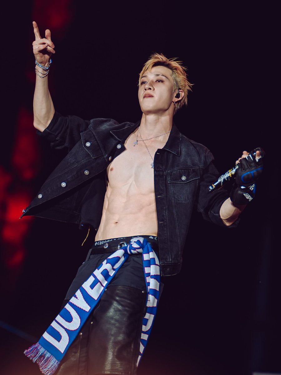 ardie_gnab's tweet photo. Where’s the twig at? 🤔 

#bangchan #straykids https://t.co/ssPT03aqca