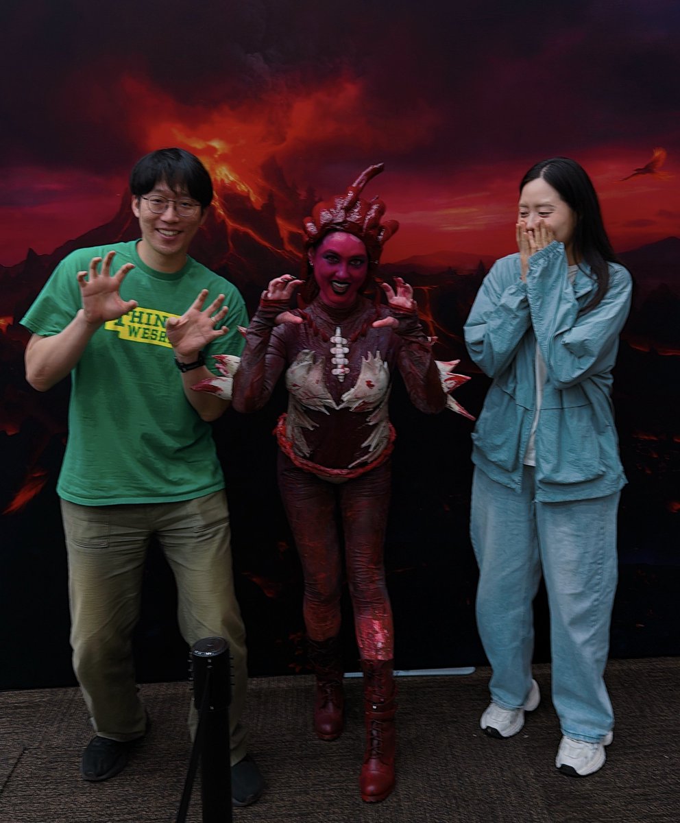 selmo88sh's tweet photo. What a wonderful event in Korea!

I met Levia here. Fortunately, she didn't hurt me lol.

#FABSeoul
@fabtcg https://t.co/C5OTwkAR65