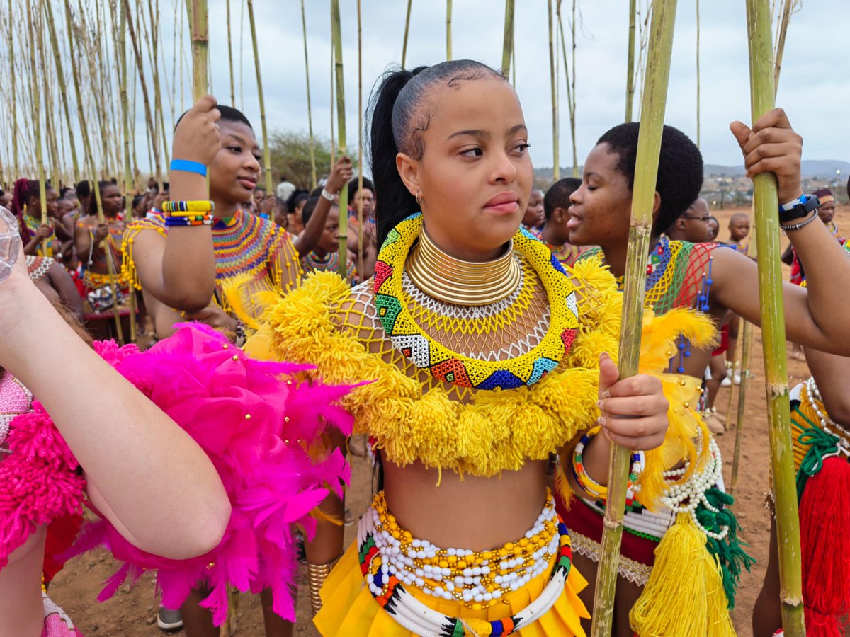 SABCNews's tweet photo. IN PICTURES | Anastasia Fourie from Eshowe and 18-year-old Kelly Kleinbooi from Greytown proudly stood among the gathering of maidens. Both have pledged to return every year, sharing that the tradition gives deeper meaning and purpose to their commitment to purity. For more, visit https://t.co/LM0zXWIybT 

Credit: Jayed-Leigh Paulse