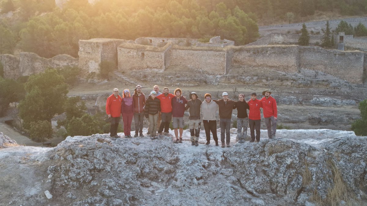 culturaenclm's tweet photo. El cerro de la defensa de Uclés: un lugar clave para comprender las fortificaciones almorávides

🏺 Las excavaciones han permitido conocer con mucho más detalle cómo se construyó y organizó este complejo militar almorávide de comienzos del siglo XII.

https://t.co/SkfC2xDTpj https://t.co/G9Z0j4h8Ja