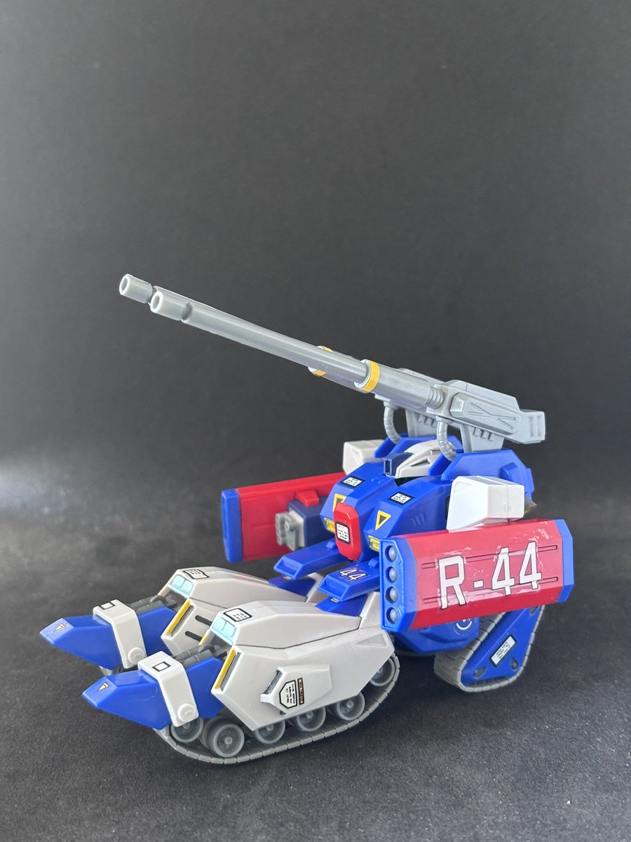Nao49ce's tweet photo. サラリーマンのガンプラ週記
1/100 ガンタンクR-44 完成です
白塗るのムズすぎる！
#ガンプラ好きと繋がりたい
#ガンプラ初心者
#ガンプラ https://t.co/mhaFmMfoc7