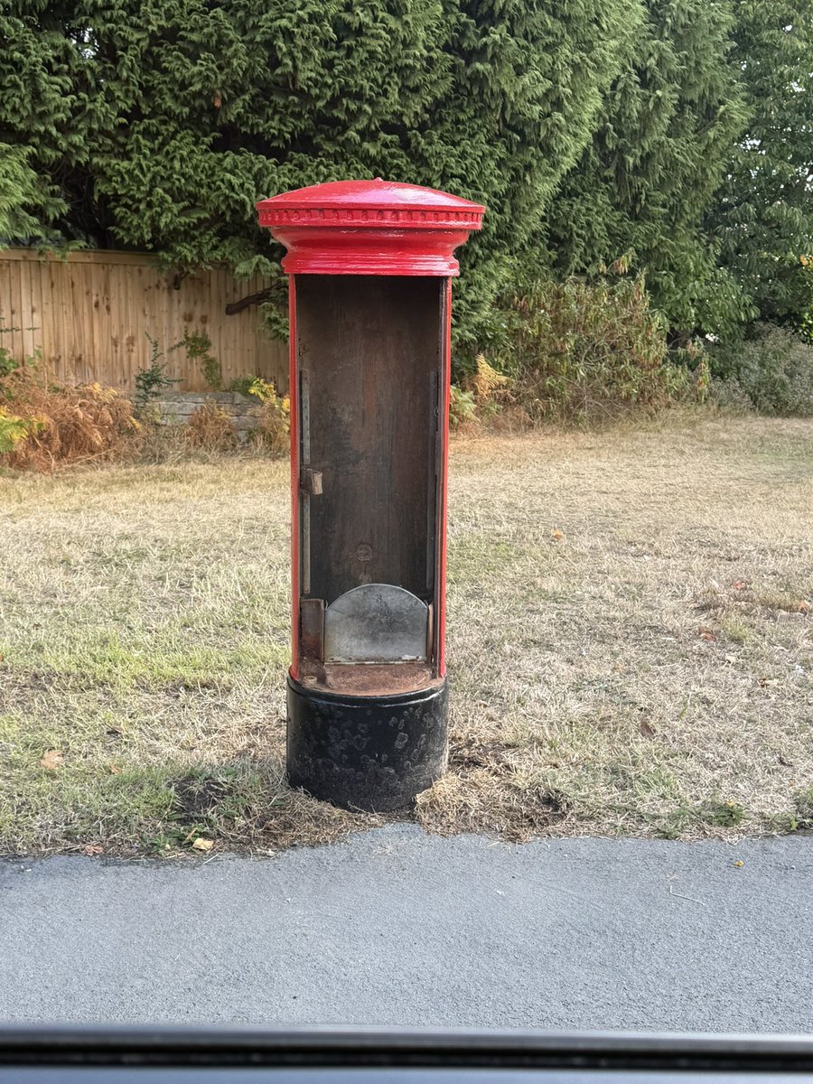 _tomfallon's tweet photo. Budget cuts have gone too far
 #wirral #postboxsaturday 📮 https://t.co/CX89ScfIXr