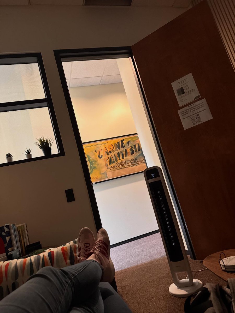 ElsaCorlepi's tweet photo. Taking a little rest at the end of a long day with clients. https://t.co/PpdhKzxf91